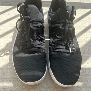 Nike Men's Black and White Athletic Shoes